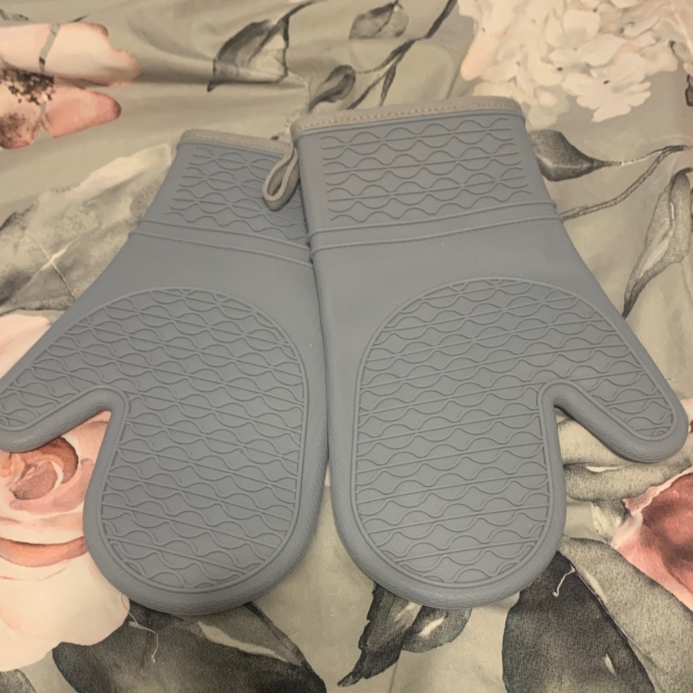 Gray Silicone Oven Mitts